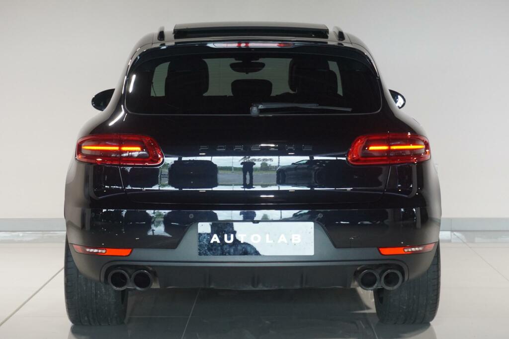 Porsche Macan 2.0T Suv Black #5