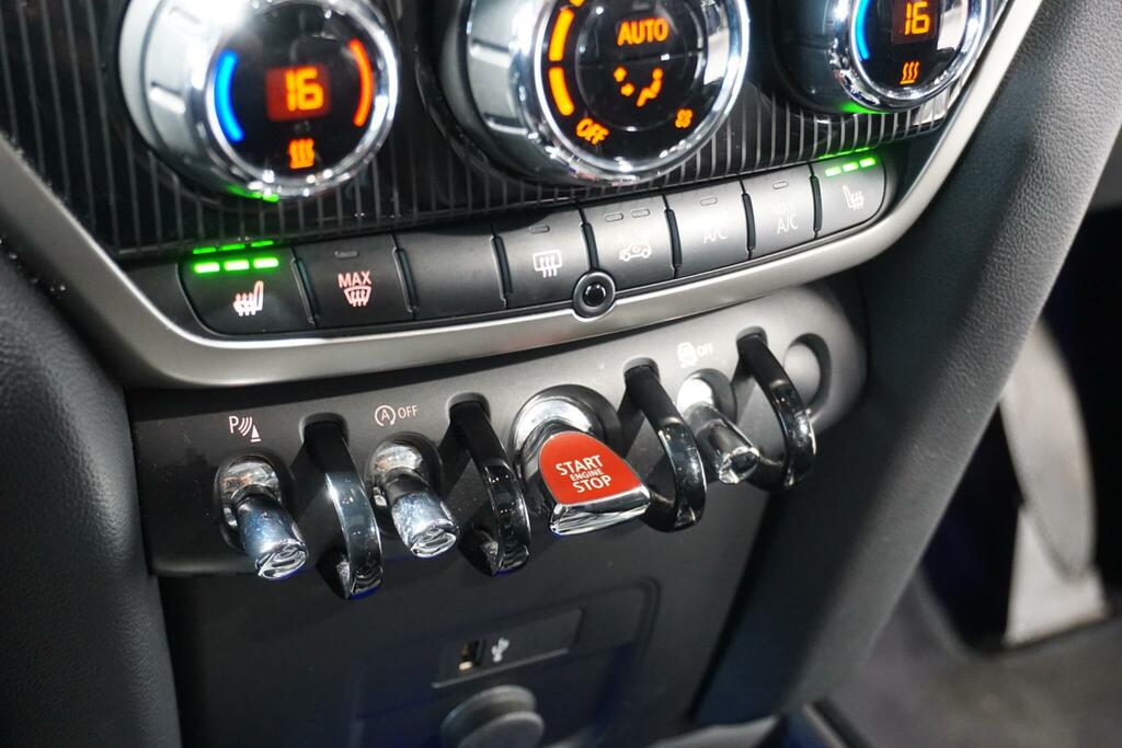 Mini Countryman Hatchback Black #57