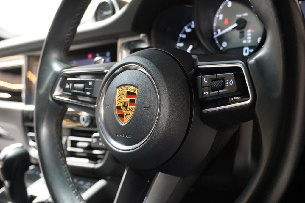 Porsche Macan Automatic Blue #55