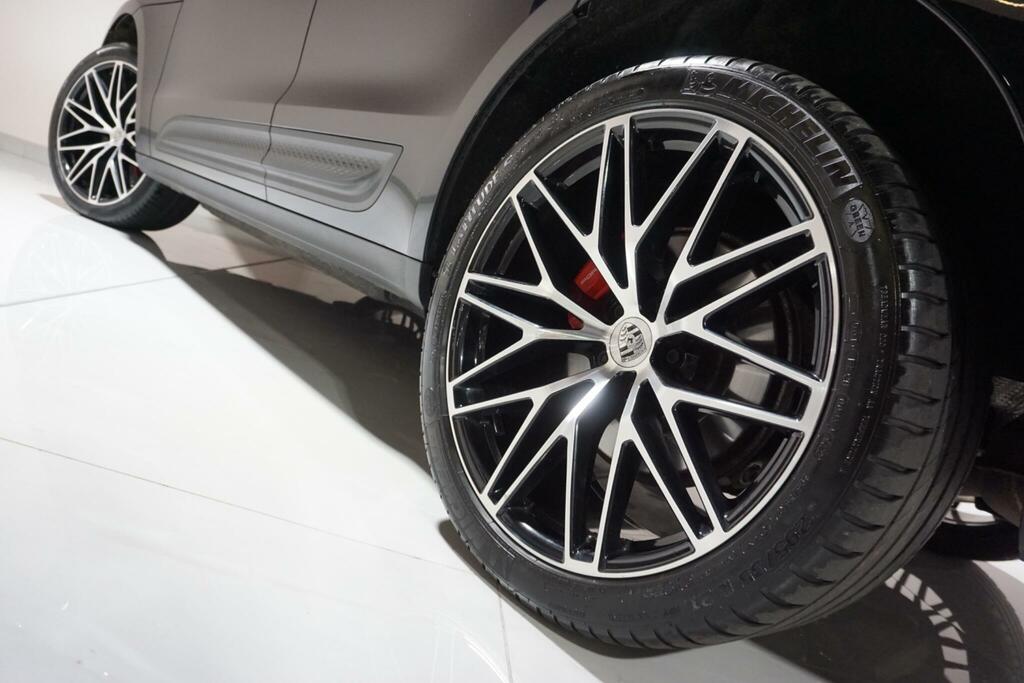 Porsche Macan Automatic Blue #48