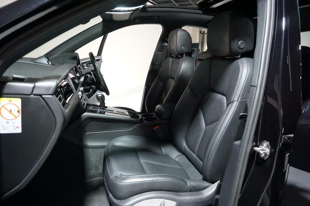 Porsche Macan Automatic Blue #49