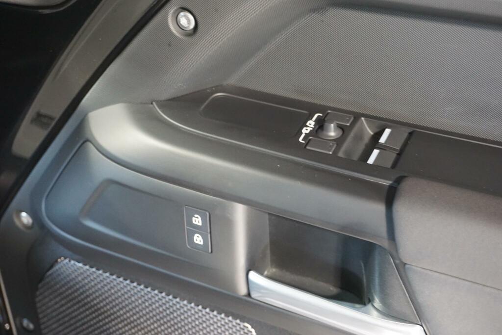 Land Rover Defender 90 X-dynamic Hse Blue #54