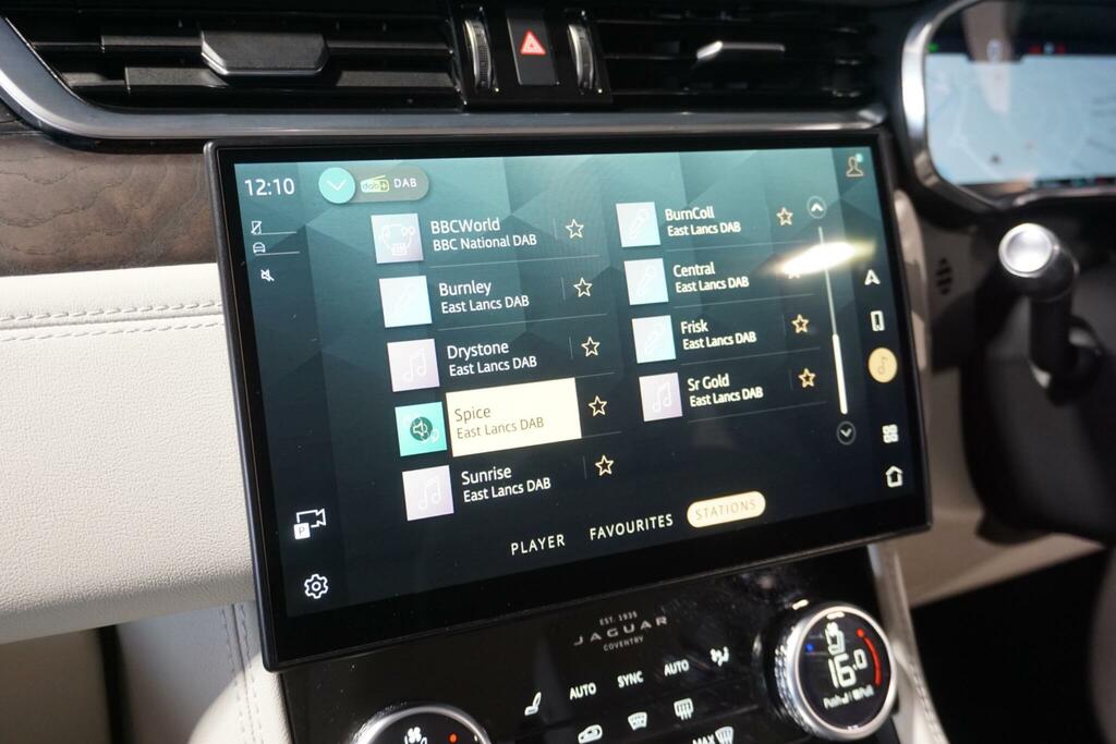 Jaguar F-Pace 2.0D 163 R-sport  #57