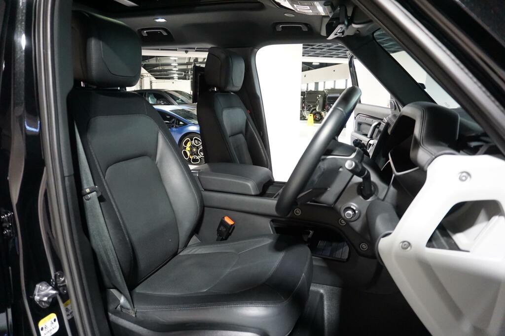Land Rover Defender 110 D250 X-dynamic Se Silver #10