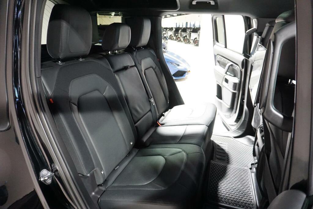 Land Rover Defender 110 D250 X-dynamic Se Silver #51
