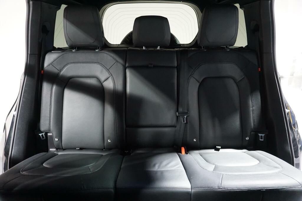 Land Rover Defender 110 D250 X-dynamic Se Silver #8