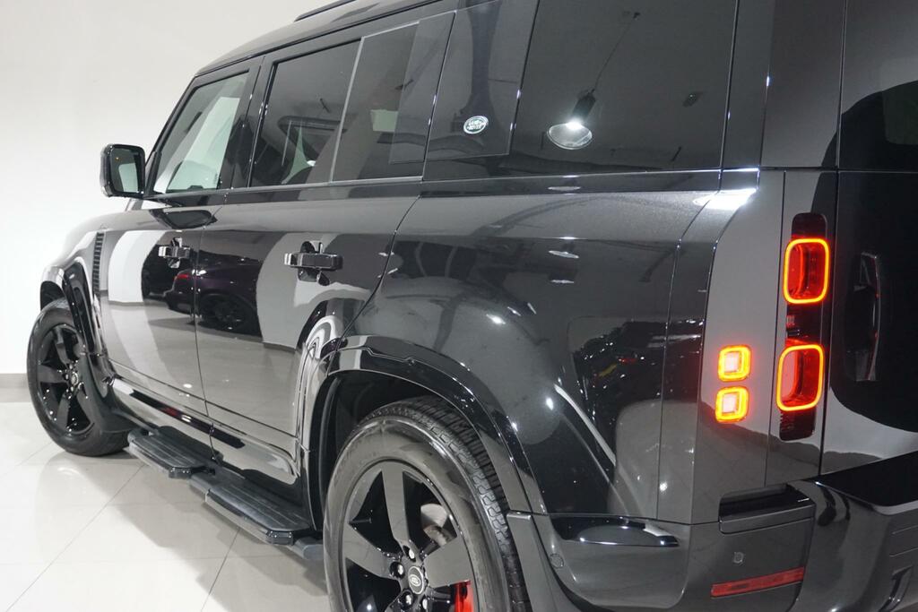 Land Rover Defender 110 D250 X-dynamic Se Silver #47