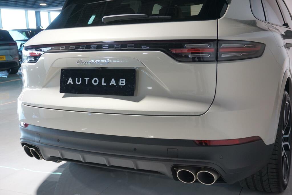 Porsche Cayenne 3.0 L V6 Platinum Edition E-hybrid A 4Wd #68