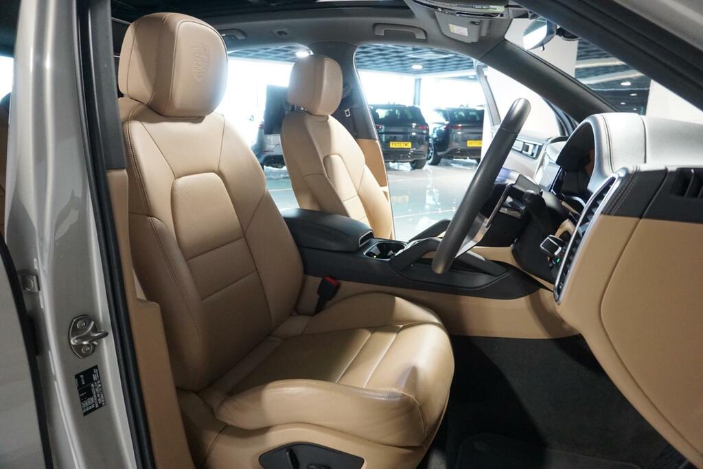 Porsche Cayenne 3.0 L V6 Platinum Edition E-hybrid A 4Wd #9
