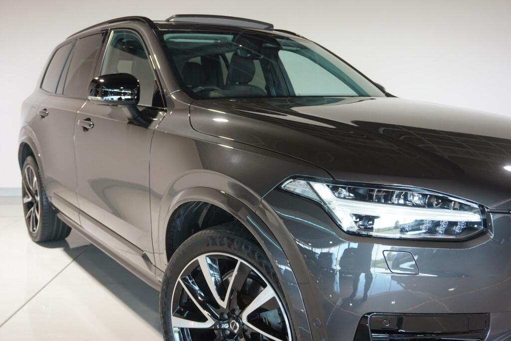 Volvo XC90 B5 Awd Plus Dark Black #44