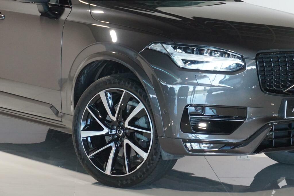 Volvo XC90 B5 Awd Plus Dark Black #42