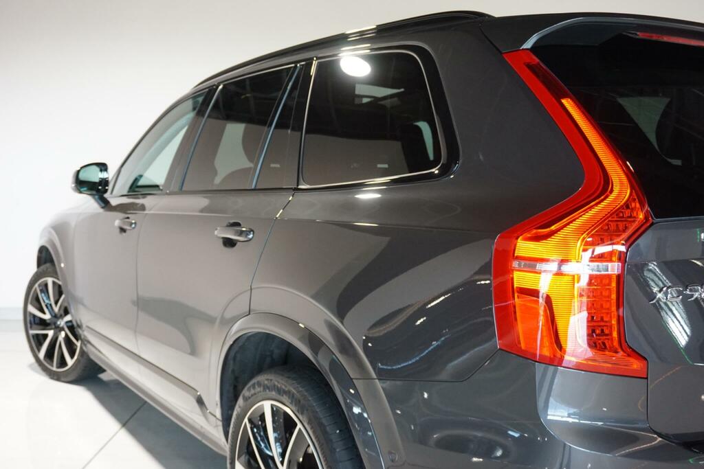 Volvo XC90 B5 Awd Plus Dark Black #45