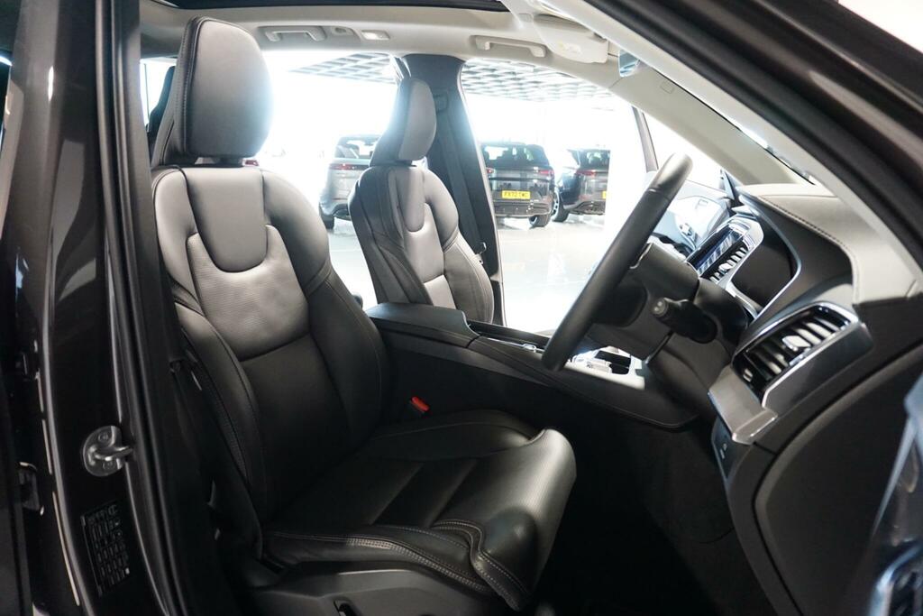 Volvo XC90 B5 Awd Plus Dark Black #10