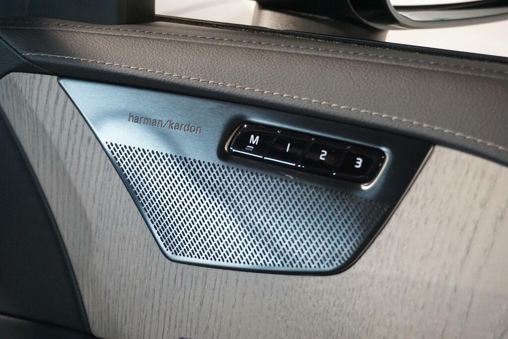 Volvo XC90 Estate Black #16