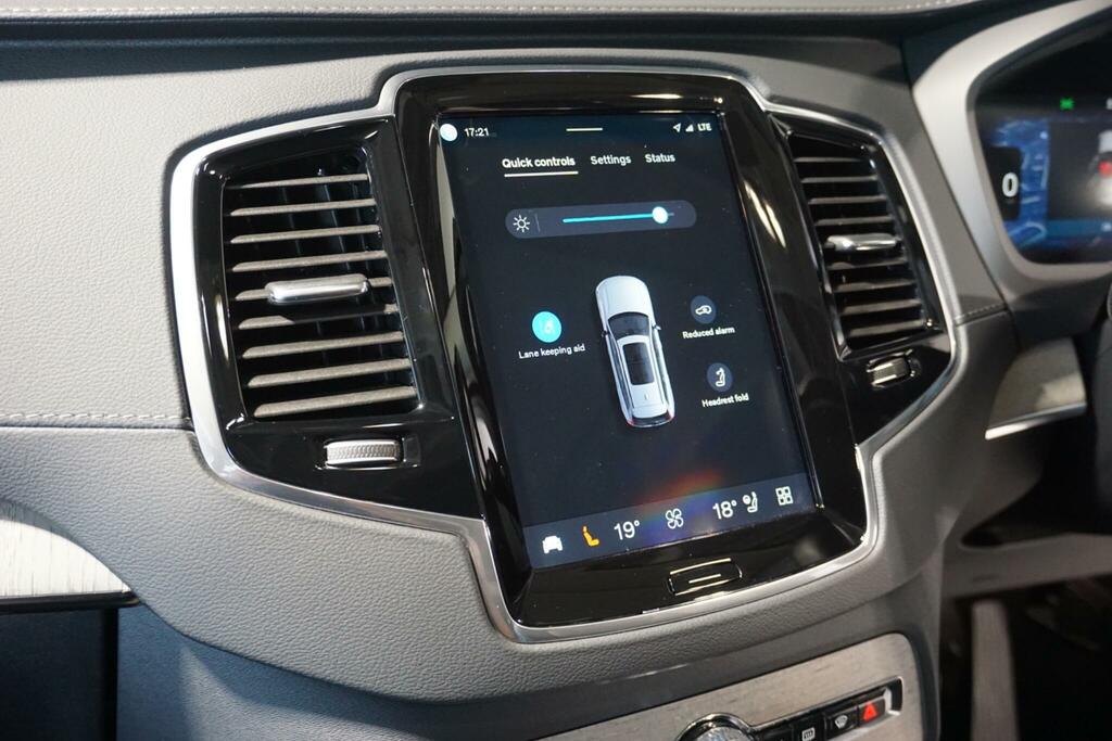 Volvo XC90 Estate Black #58