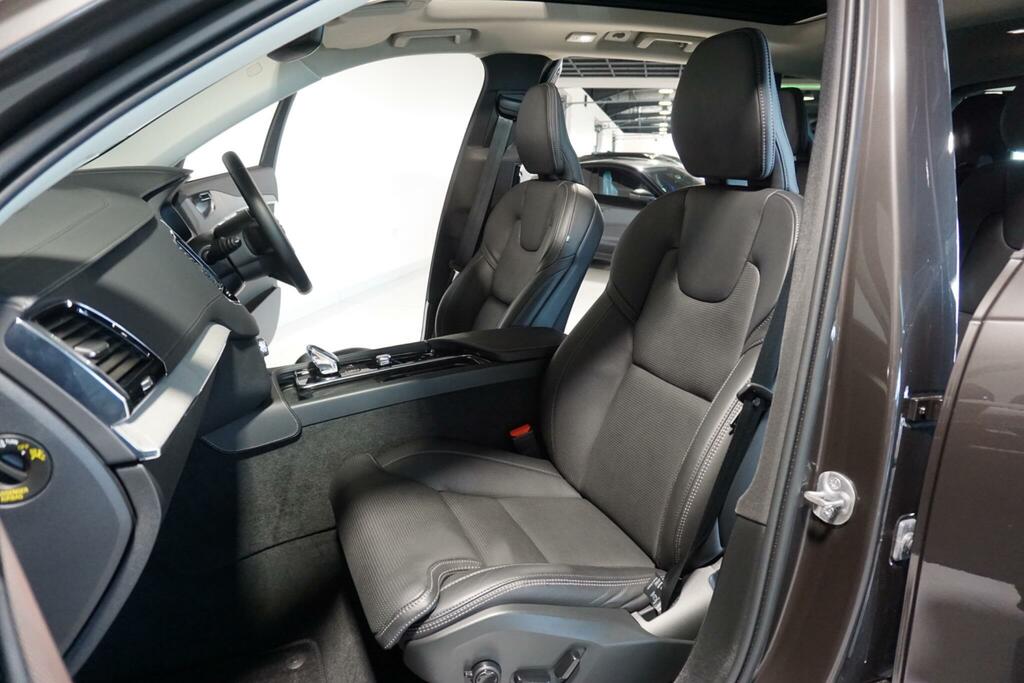 Volvo XC90 Estate Black #47