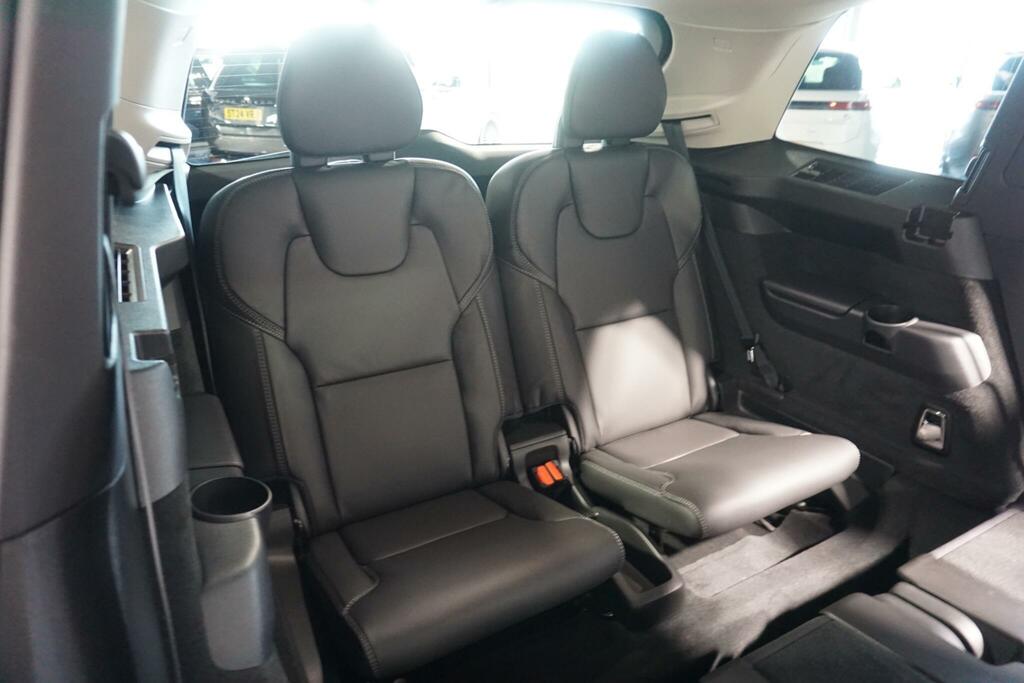 Volvo XC90 Estate Black #50