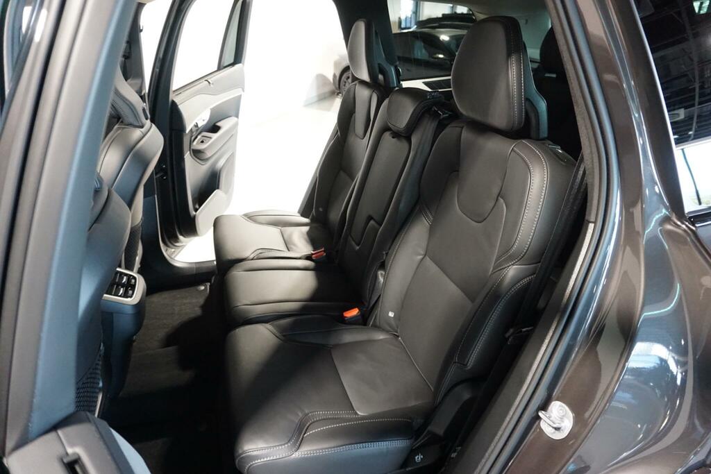 Volvo XC90 Estate Black #12
