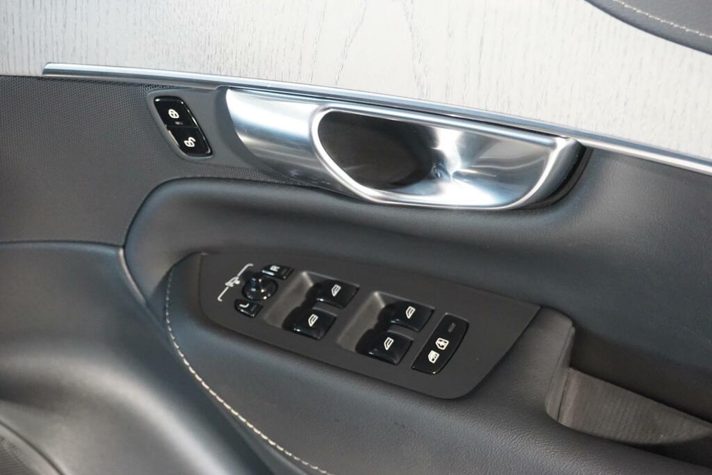 Volvo XC90 Estate Black #71