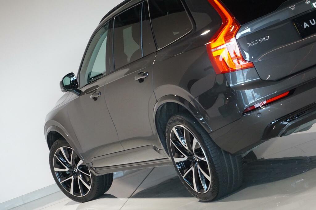 Volvo XC90 Estate Black #39