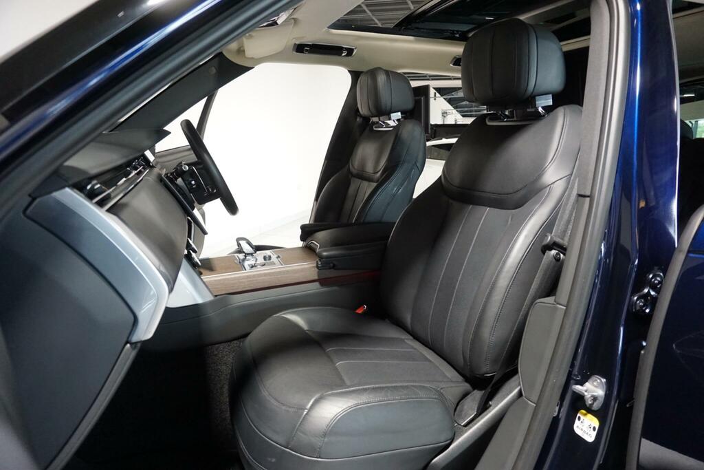 Land Rover Range Rover D300 Autobiography Blue #54