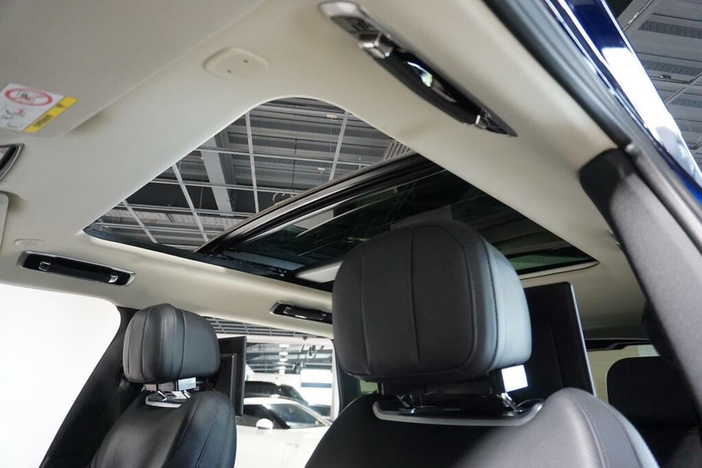 Land Rover Range Rover D300 Autobiography Blue #9