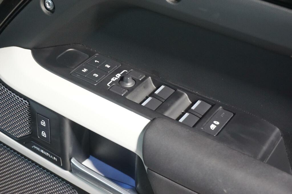 Land Rover Defender 110 D300 X-dynamic S Blue #63