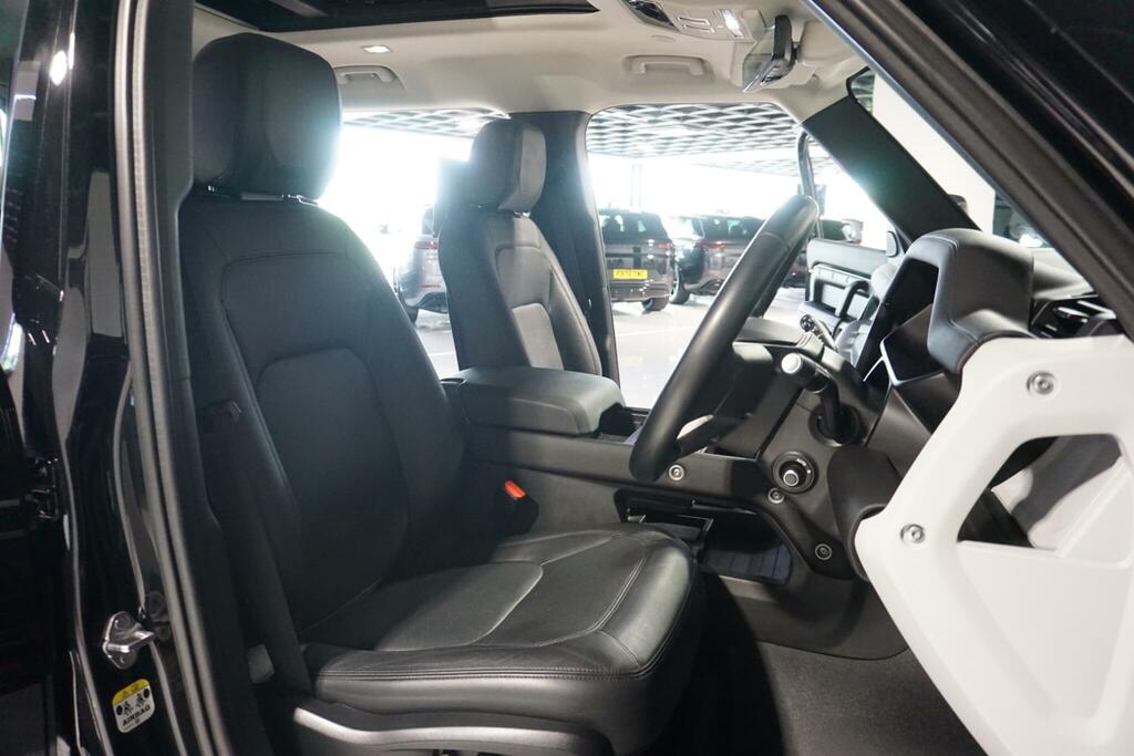 Land Rover Defender 110 D300 X-dynamic S Blue #10