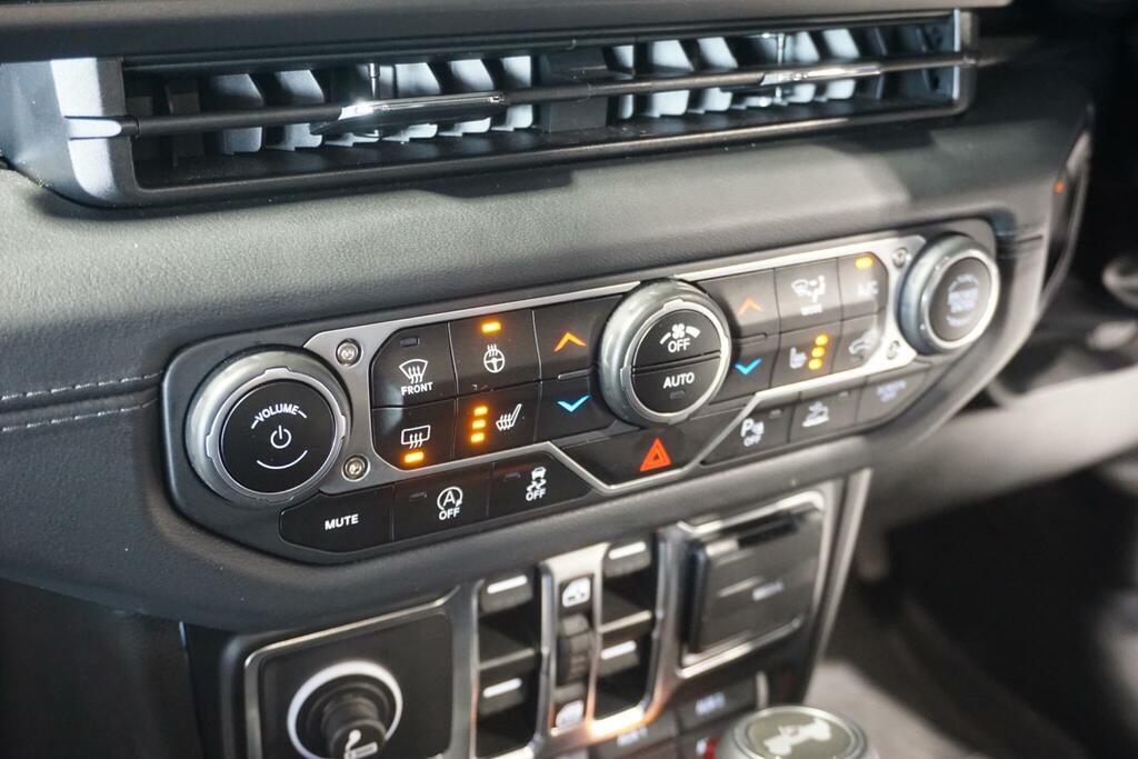 Jeep Wrangler 2.0 Gme Sahara Silver #54