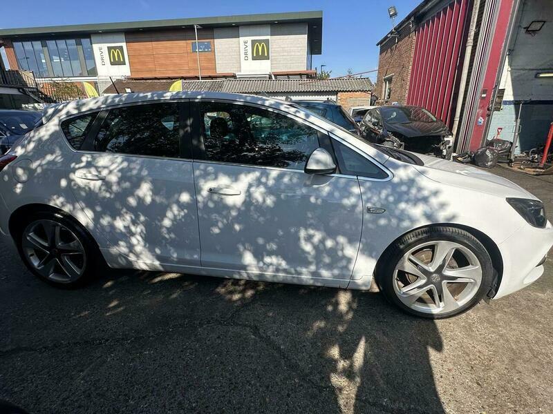 Vauxhall Astra 2.0 Cdti 16V Elite 165Ps Ss Sports Tour #9
