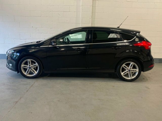 Ford Focus 2015 1.0T Ecoboost Titanium Hatchback M Black #6
