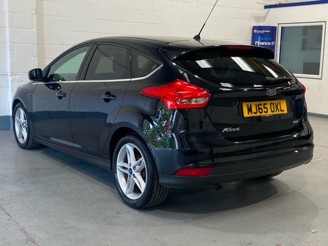 Ford Focus 2015 1.0T Ecoboost Titanium Hatchback M Black #3