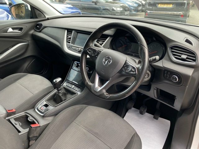 Vauxhall Grandland X 2018 1.2 Turbo Se Suv Euro 6 S White #2