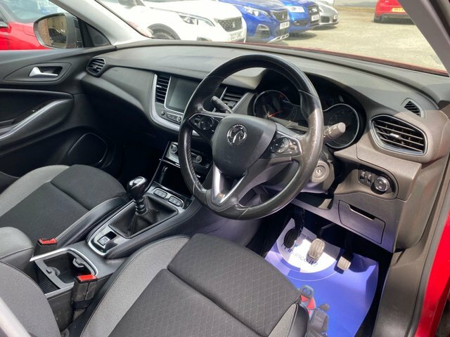 Vauxhall Grandland X 2019 1.2 Turbo Gpf Sport Nav Suv Red