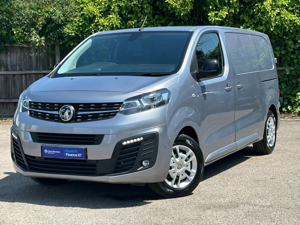 Vauxhall Vivaro 1.5 Turbo D 2700 Sportive Panel Van Man Grey #2