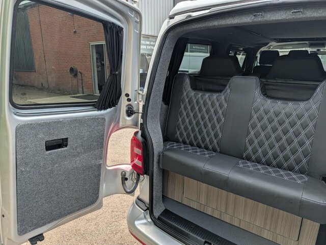 Volkswagen Transporter Panel Van White #23