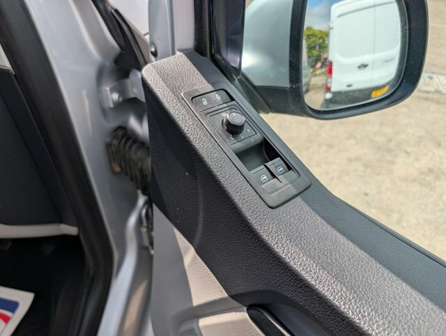 Volkswagen Transporter Panel Van White #15