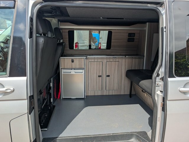 Volkswagen Transporter Panel Van White #21
