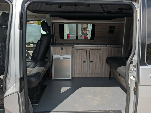 Volkswagen Transporter Panel Van White #59