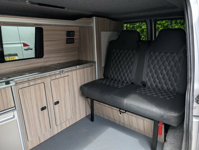 Volkswagen Transporter Panel Van White #22