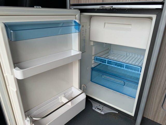 Volkswagen Transporter Panel Van White #30