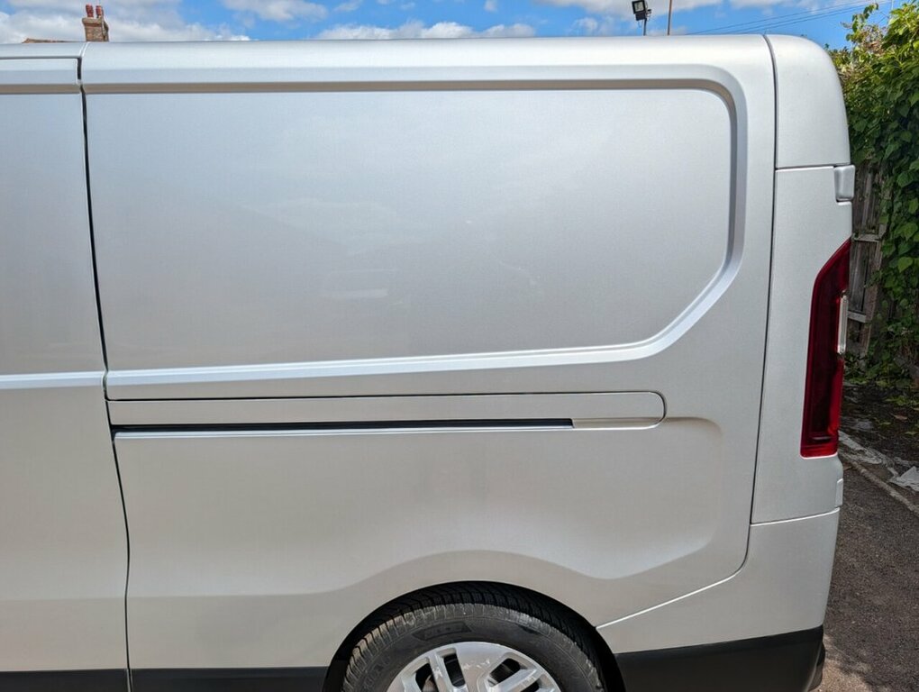 Renault Trafic Sh30 Business Plus Energy Dci White #40