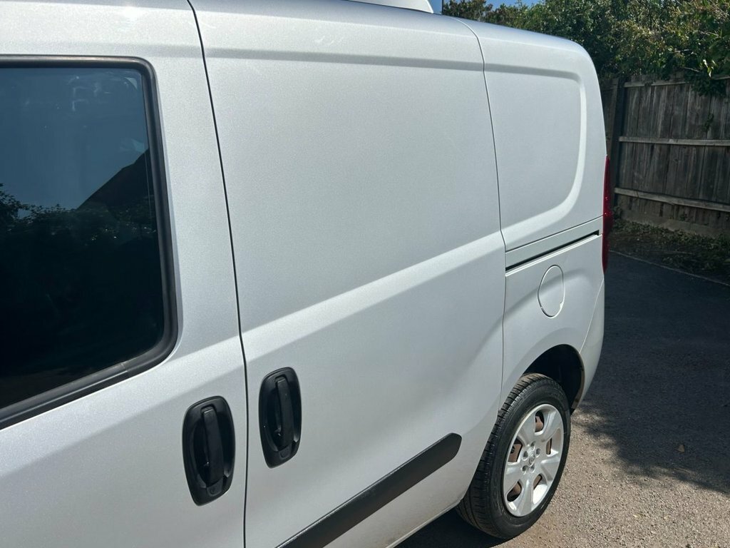 Vauxhall Combo Panel Van 1.6 Cdti 2300 16V Sportive Fwd L2 H1 S White #15