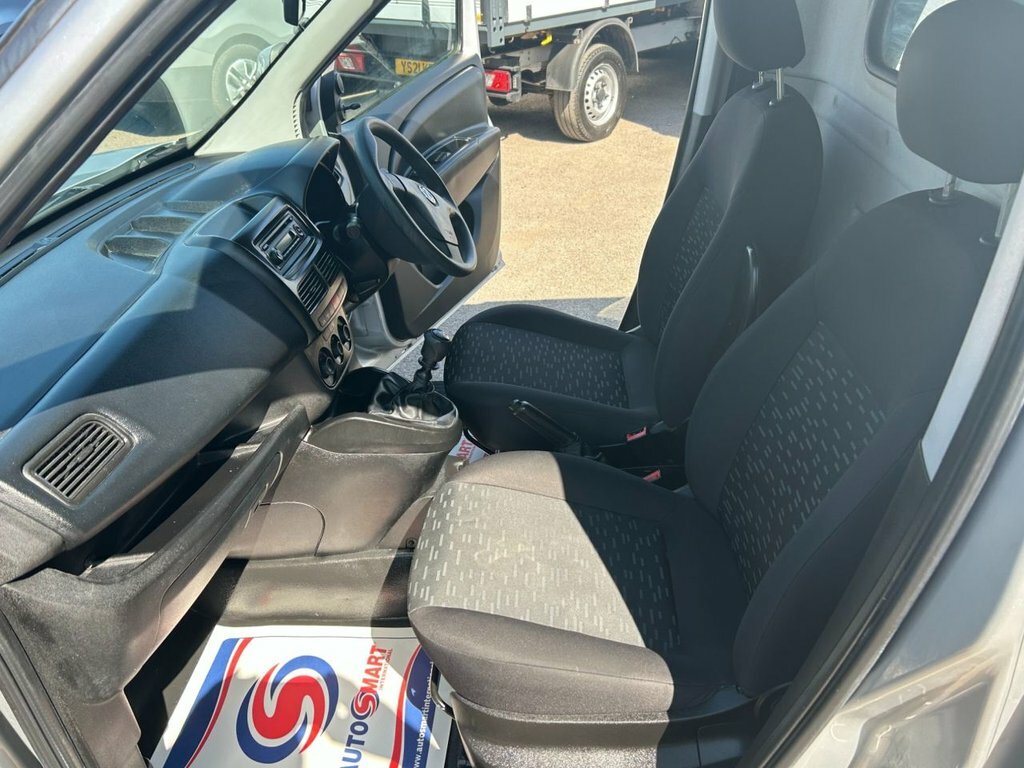 Vauxhall Combo Panel Van 1.6 Cdti 2300 16V Sportive Fwd L2 H1 S White #26