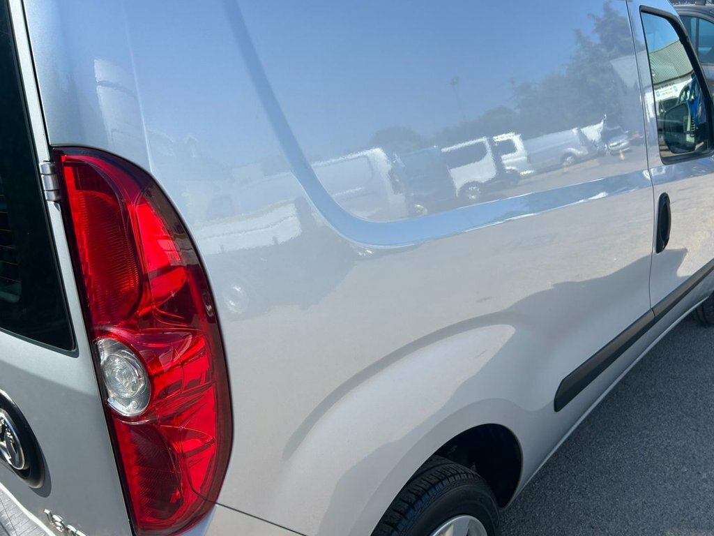 Vauxhall Combo Panel Van 1.6 Cdti 2300 16V Sportive Fwd L2 H1 S White #21