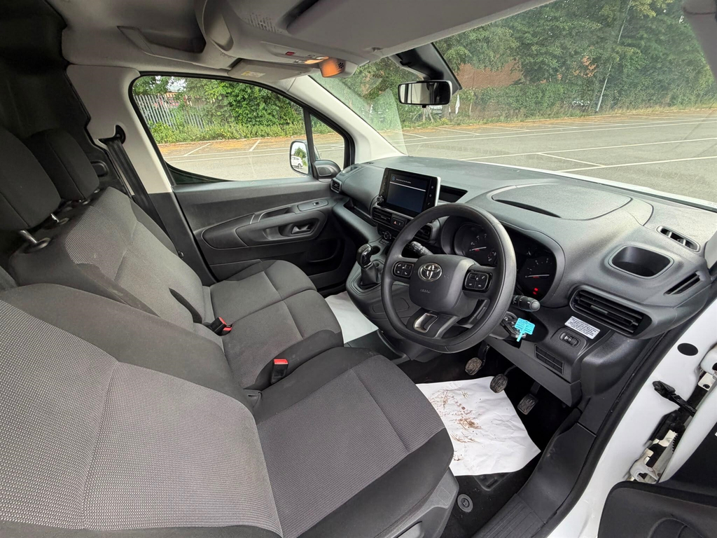 Toyota Proace City 1.5D 75 Active Van White #23