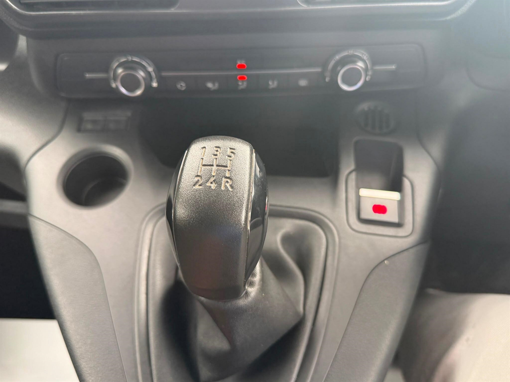 Toyota Proace City 1.5D 75 Active Van White #30