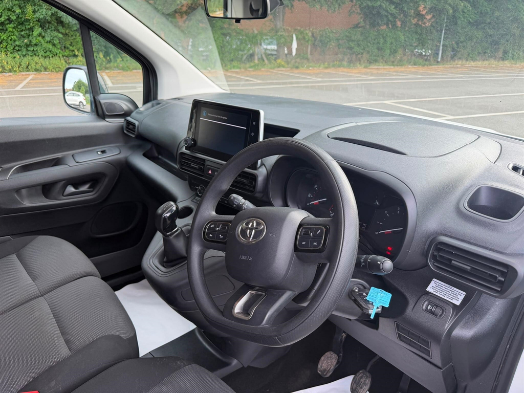 Toyota Proace City 1.5D 75 Active Van White #33