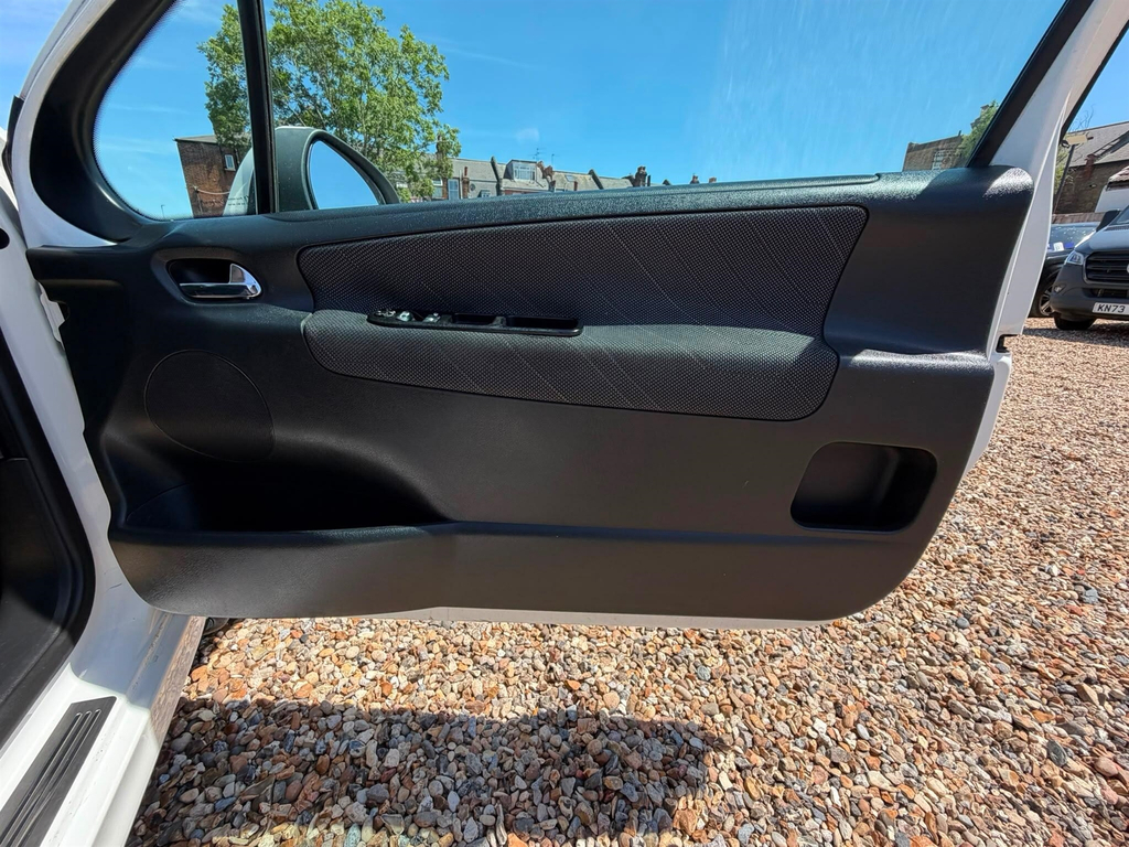 Peugeot 207 Hatchback 1.4 Vti Sport 200808 Black #31