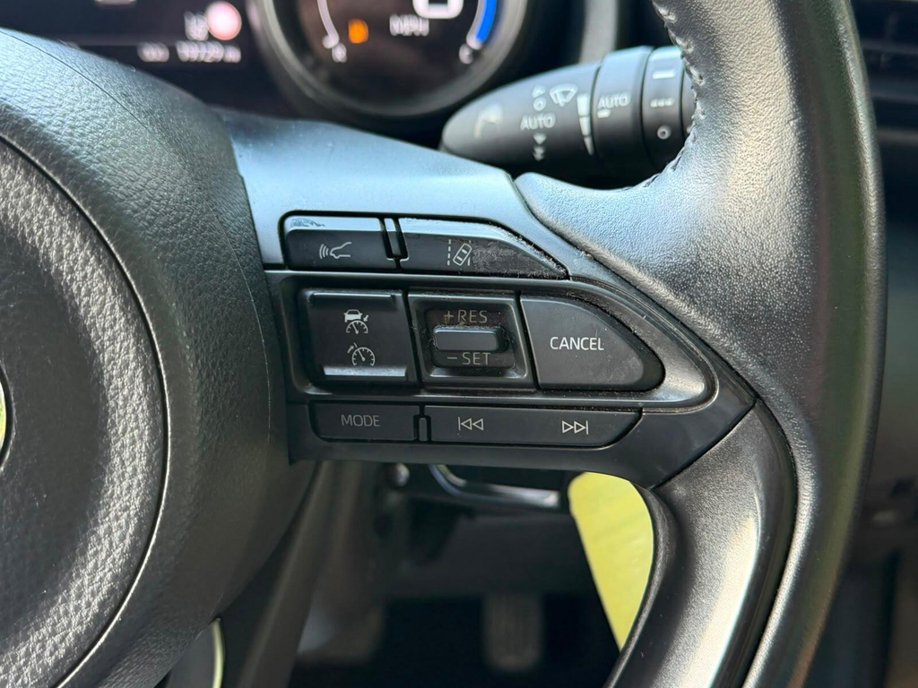 Toyota Yaris 1.5 Hybrid Icon Cvt White #28